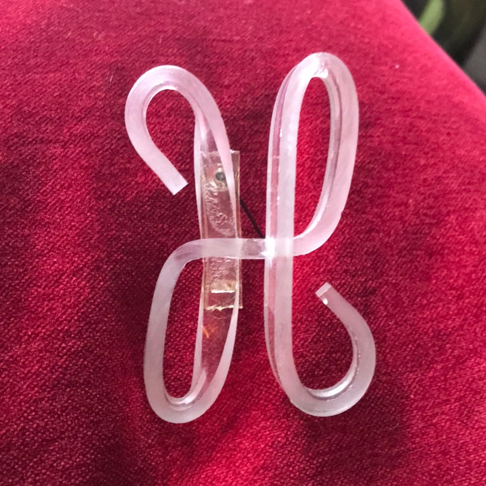 ✨H initial lucite pin✨